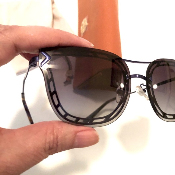 Tory Burch Sunglasses Cobalt Blue Gradient Lense - Picture 7 of 11